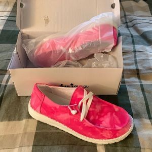 Hot pink Gypsy Jazz size 8